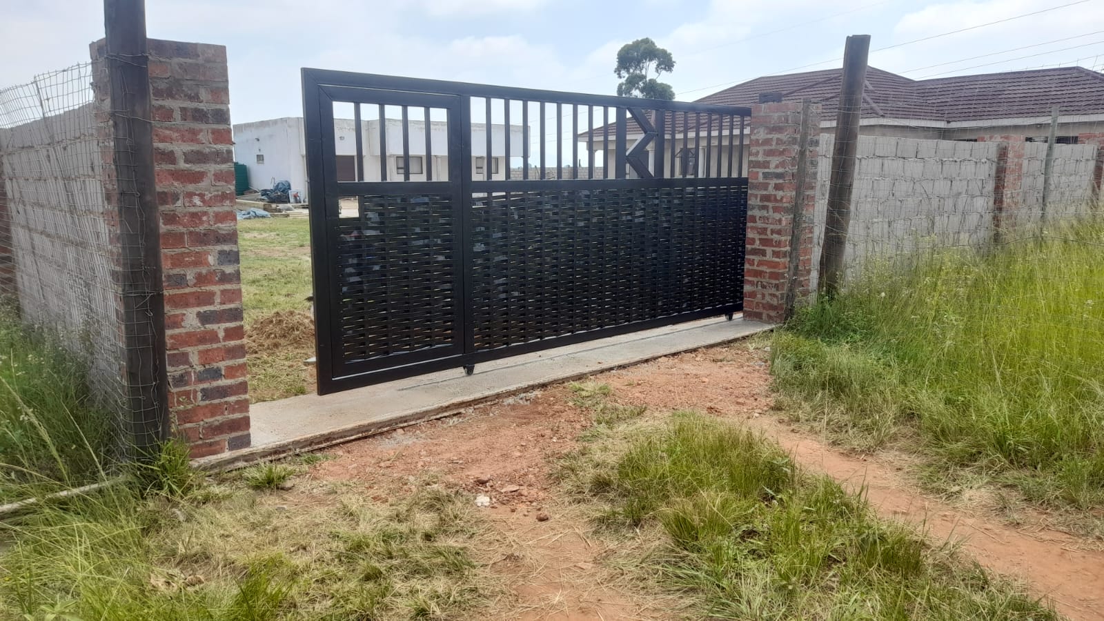 Completed black grid pattern gate